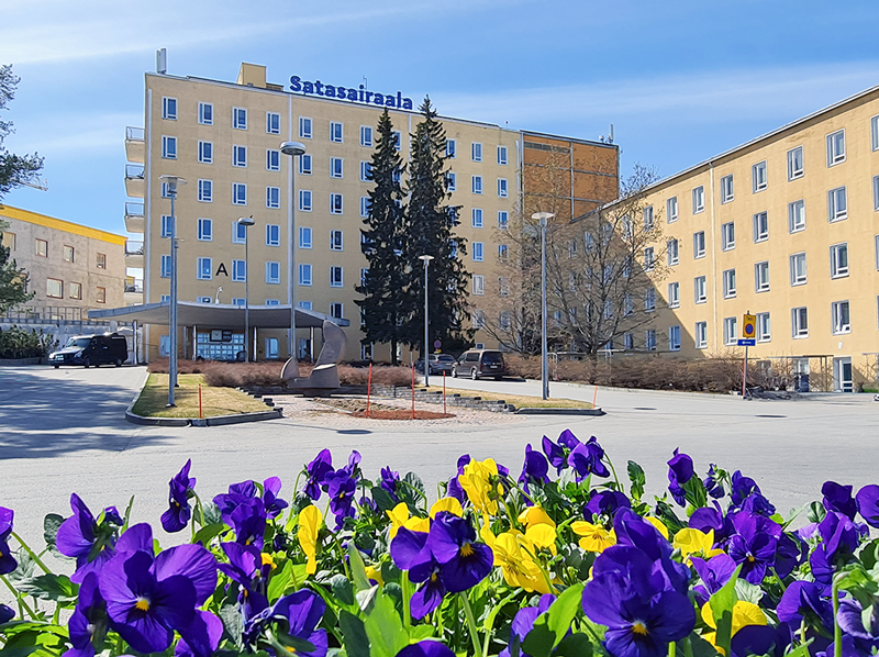 Satasairaala ulkopuolelta